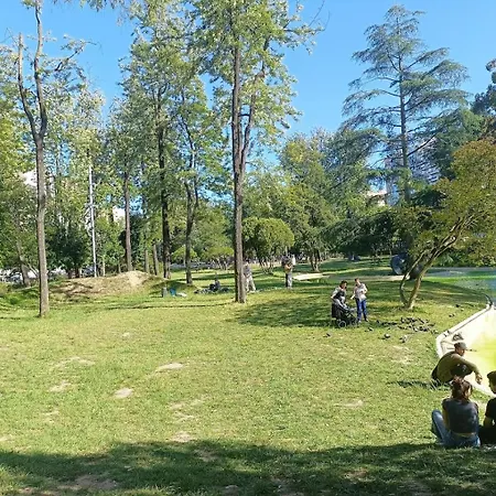 Cosmopolitan - Ground Floor *