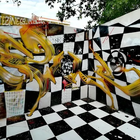 Cosmopolitan - Ground Floor Homestay