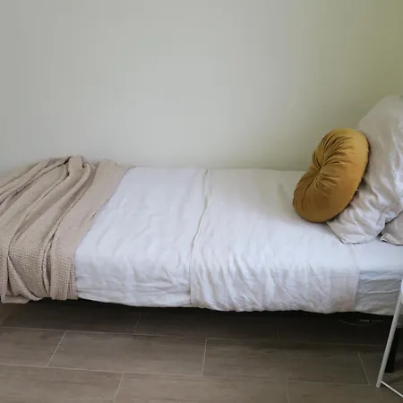 Cosmopolitan - Ground Floor Homestay