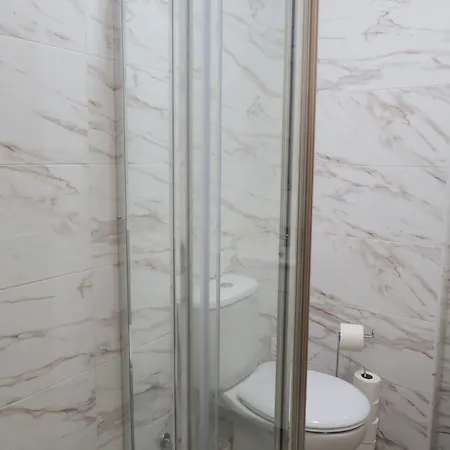 Cosmopolitan - Ground Floor Homestay