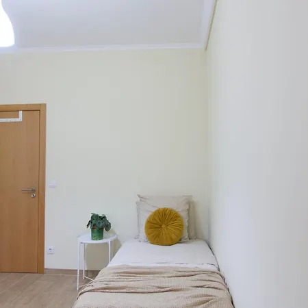 Cosmopolitan - Ground Floor Проживание в семье Лиссабон