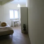 Cosmopolitan - Ground Floor Homestay *