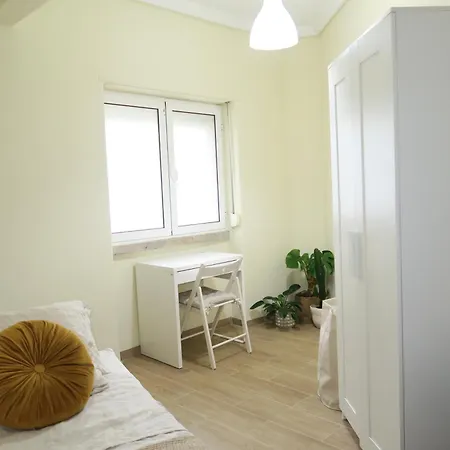 Homestay Cosmopolitan - Ground Floor Lisbon