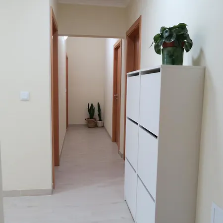 Cosmopolitan - Ground Floor Homestay Lisbon